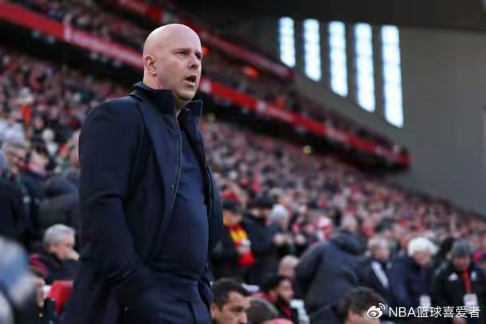 利物浦主帅斯洛特赛后甩锅引争议，球迷质疑战