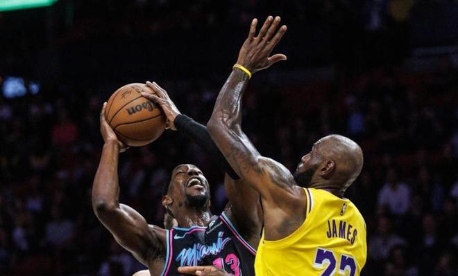 湖人客场逆转热火双星闪耀 八连胜奠定争冠基调