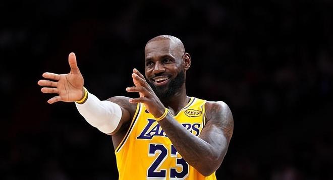 湖人客场逆转热火双星闪耀 八连胜奠定争冠基调