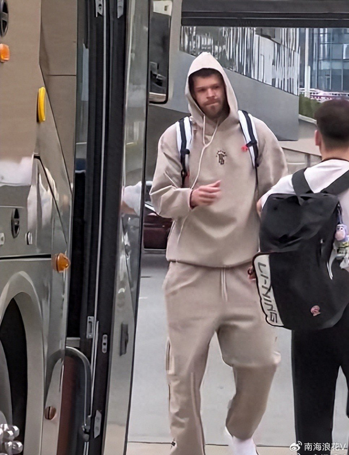 广东宏远客场迎战收官战 外援阵容调整引关注